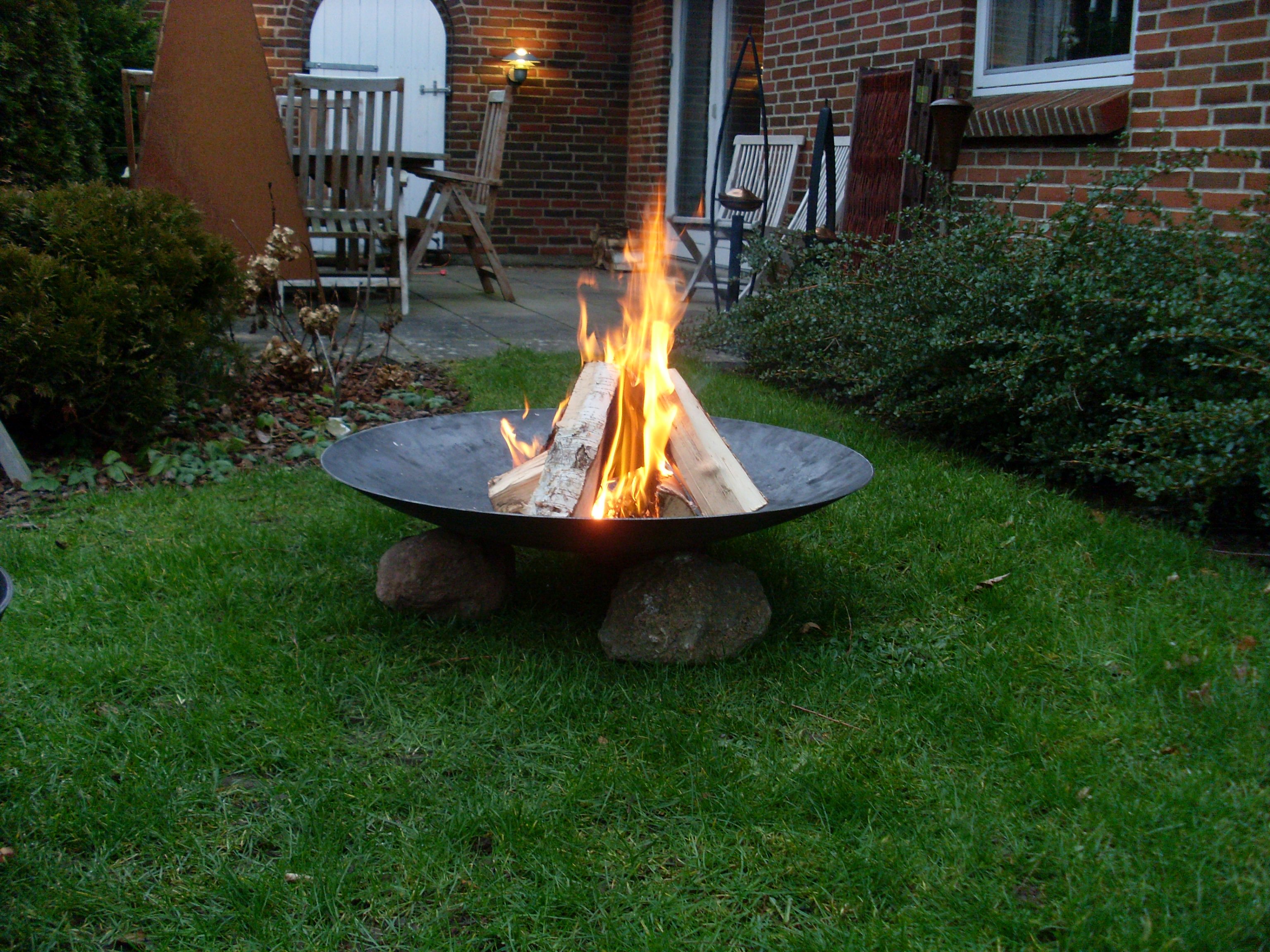 Fire-Bowl (Feuerschüssel) rustikale Lagerfeuerschale 
